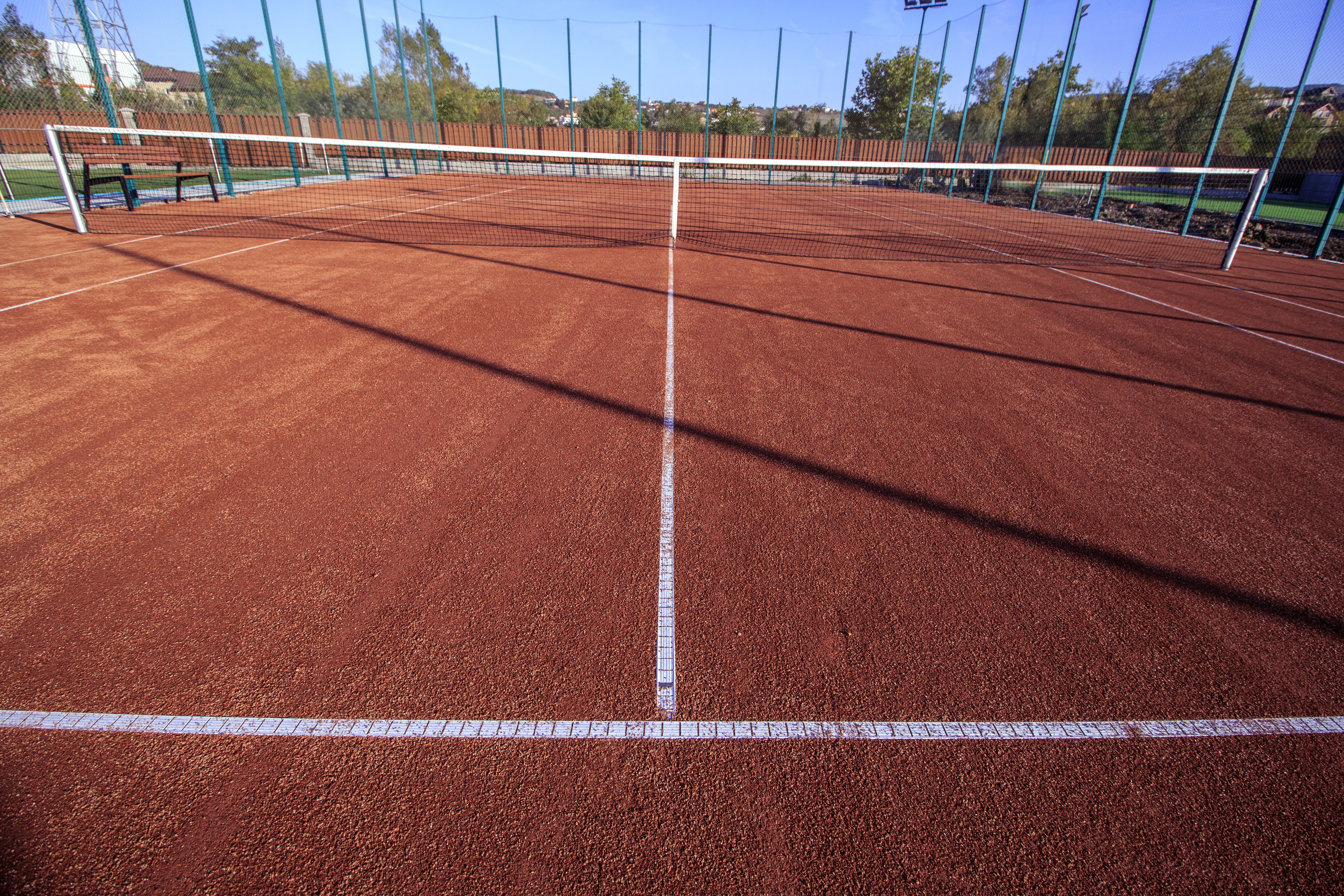 Suitable width pin Zgura pentru teren de tenis.Cea mai populară este zgura naturală  roșie.AtlasSport