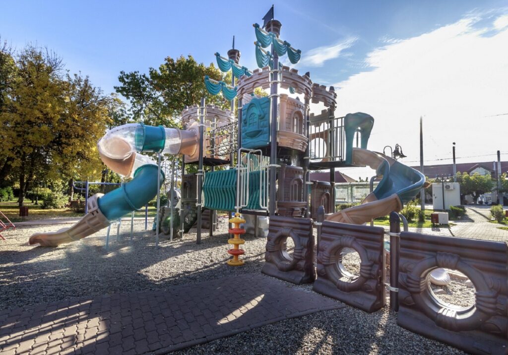 01. Timis loc de joaca