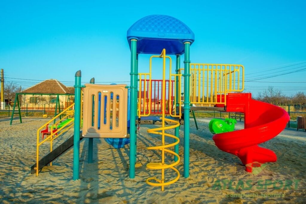 Echipamente de joacă pentru copii