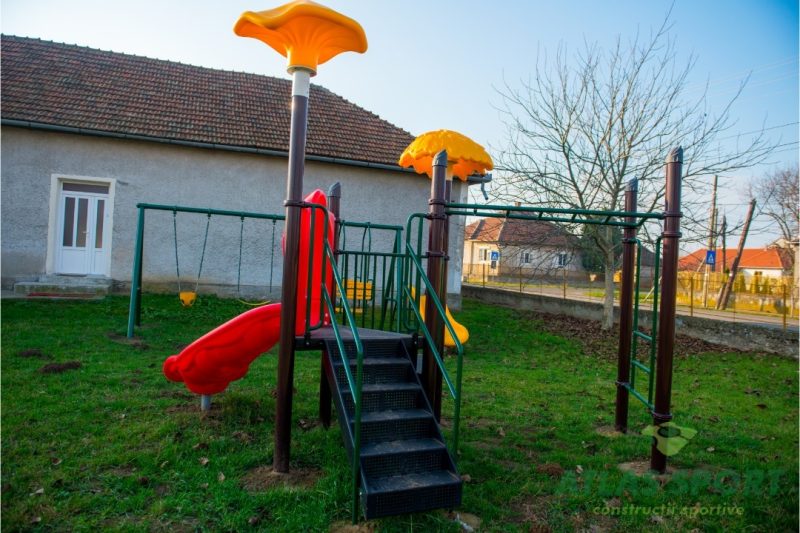 Play equipment with slide