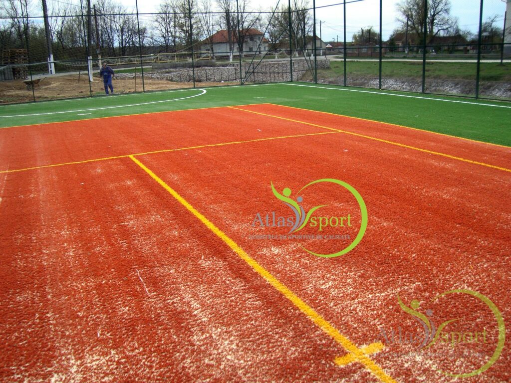 Amenajare teren de fotbal cu gazon sintetic
