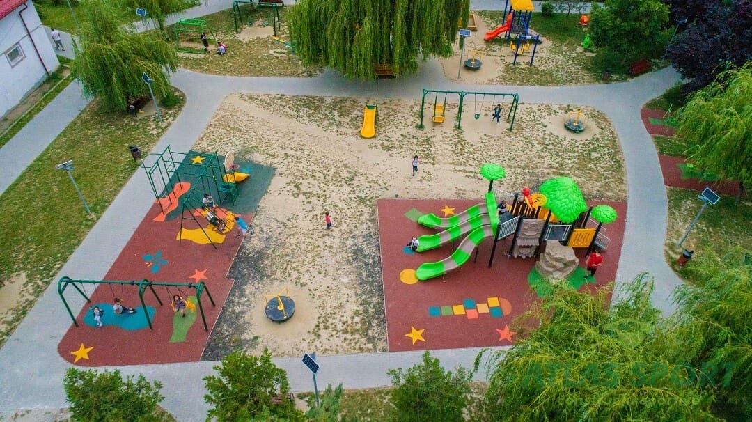 Parc de joaca Terasa 1 Mai Curtea de Arges 36