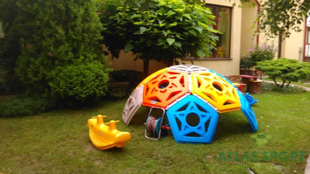 Játszótér építése