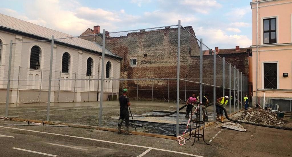 Noi terenuri de sport amenajate la Oradea 1 curte Gojdu terenuri baschet 1024x5501 1