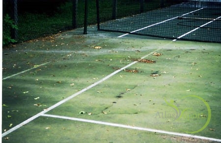Cum se menţine terenul de tenis din gazon artificial 4 dirt-from-tennis-court