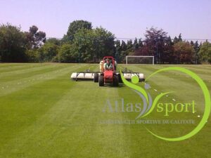 grounds-maintenance-spraying-sports-fields-with-covered-boom-4