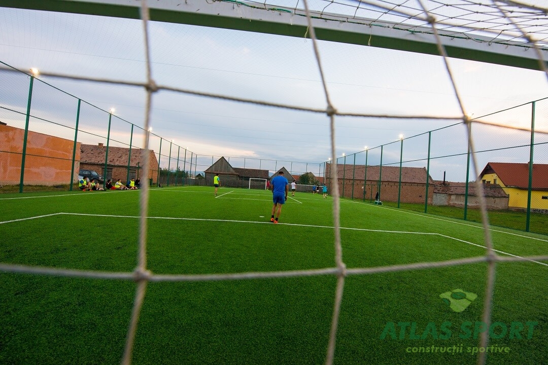 teren de fotbal cu gazon artificial detaliu 4 1