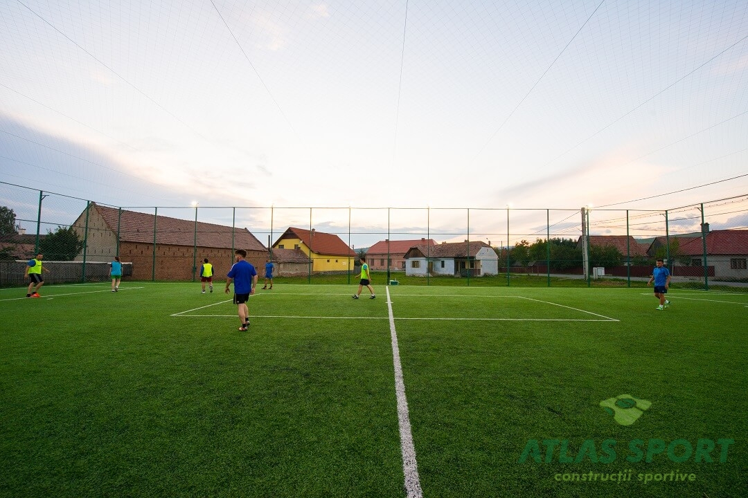 teren de fotbal cu gazon artificial detaliu 9 1