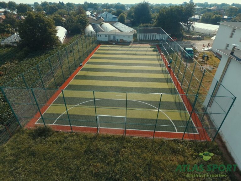 teren de fotbal sintetic