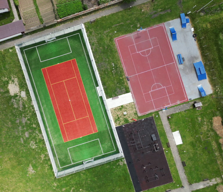 Teren Multisport+Teren de Baschet, comuna Cristian, Brașov – Foto